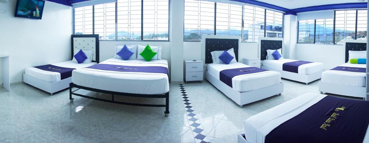Hotel Luna Azul Florencia  Extérieur photo