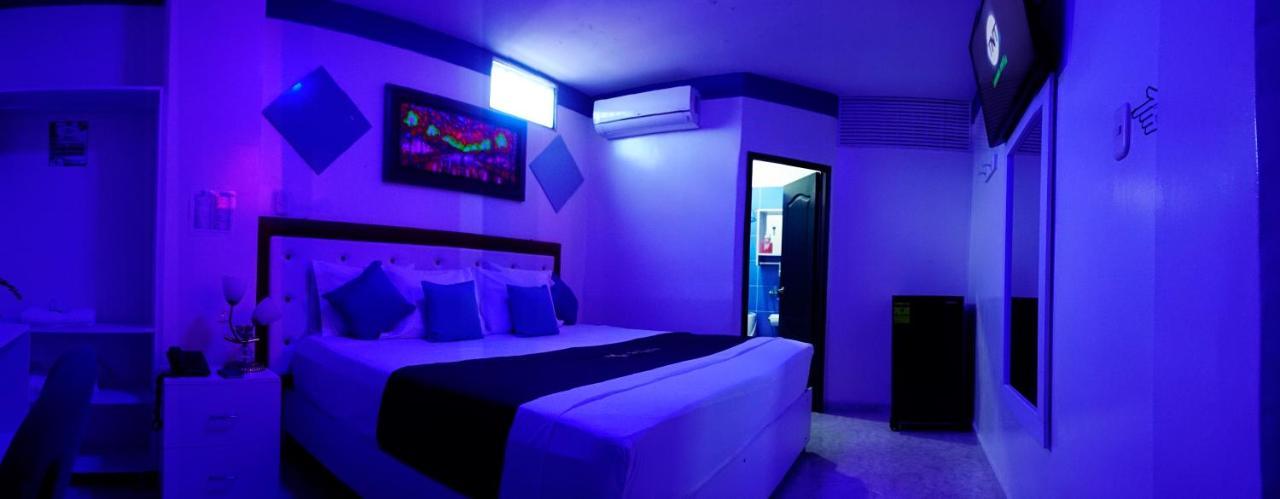 Hotel Luna Azul Florencia  Extérieur photo